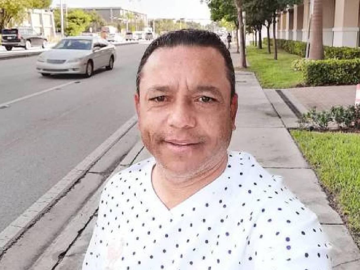 Dani Turcios nació en Sonaguera, Honduras y actualmente tiene 46 años.