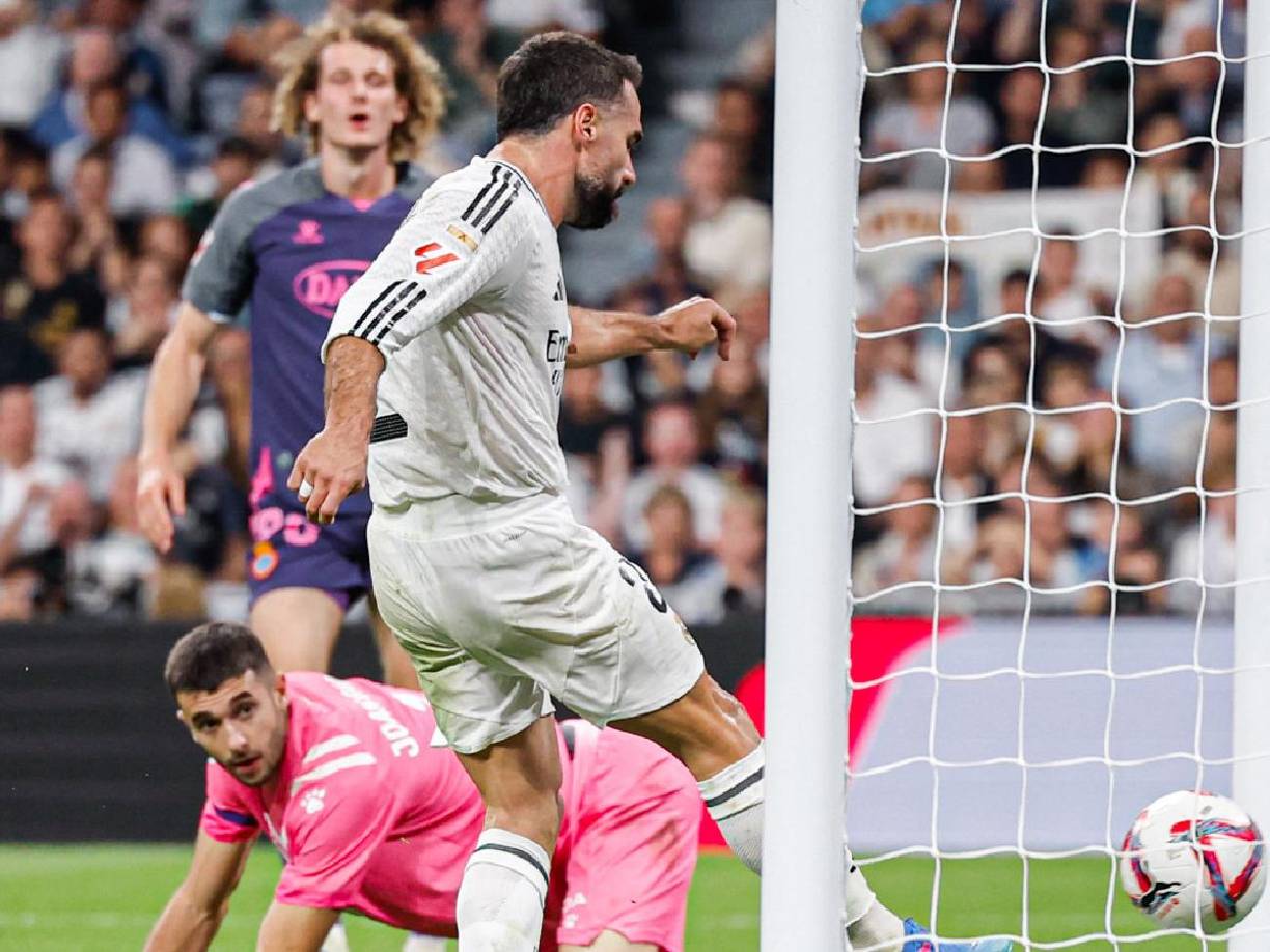 Las cosas del fútbol, con una acción similar, castigando el error de Carlos Romero en una mala salida de balón, con el centro de Bellingham y el fallo de Joan para que Carvajal curase penas a puerta vacía.