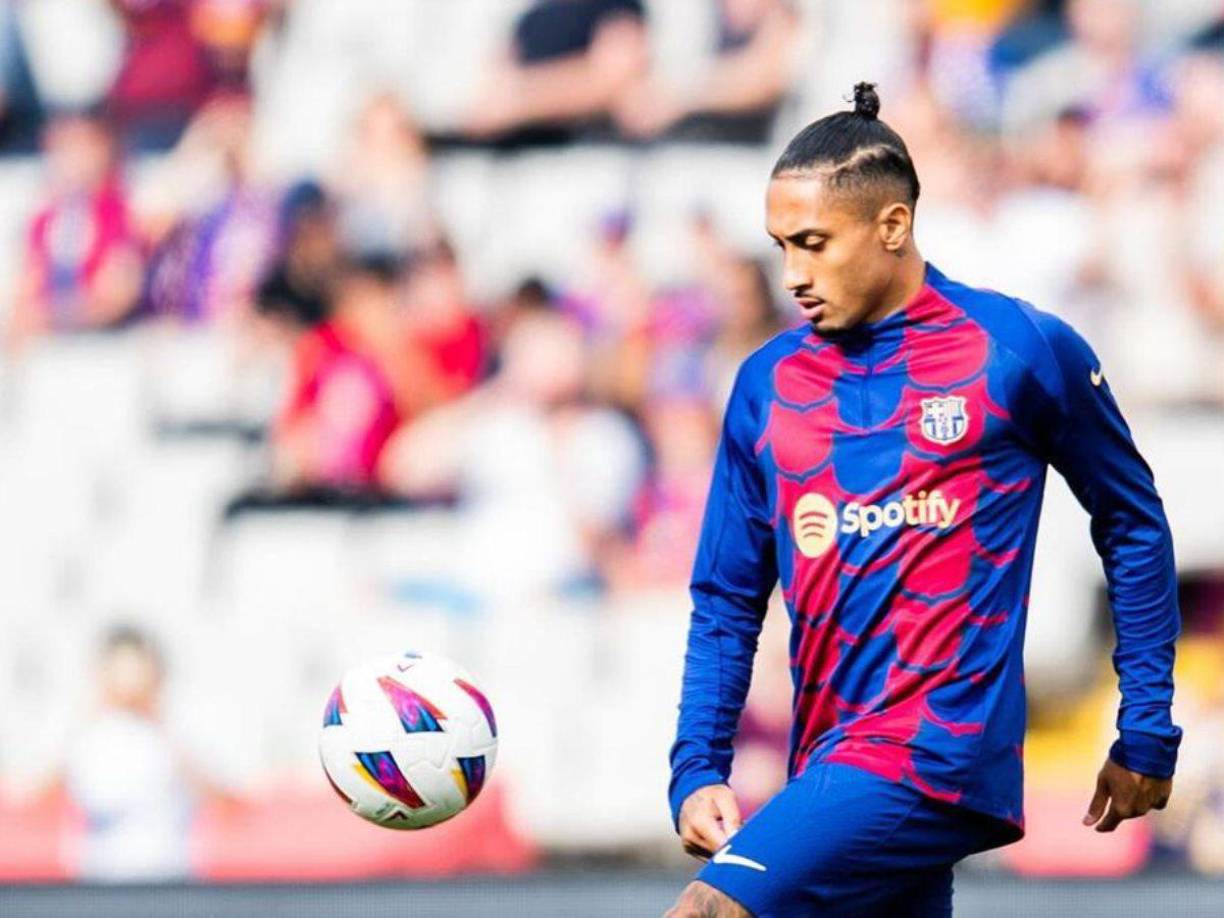 Raphinha: A las oficinas del club azulgrana ha llegado una oferta muy potente desde Arabia Saudí de 65 millones de euros y está en veremos su continuidad en el FC Barcelona.