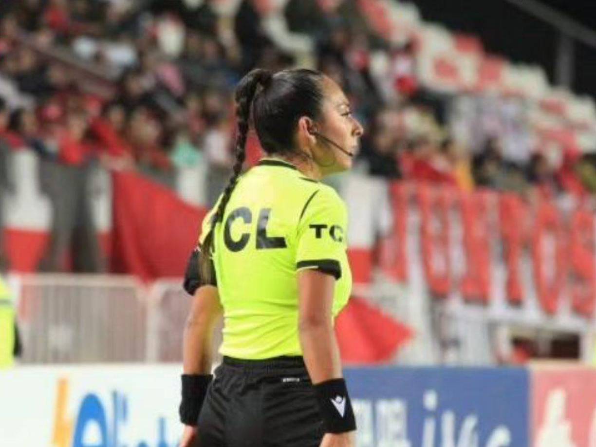 “Por eso lo descarté en ese momento, porque quería seguir arbitrando. Pero ya estando afuera lo pensé bien y me decidí”. confesó la árbitra chilena.