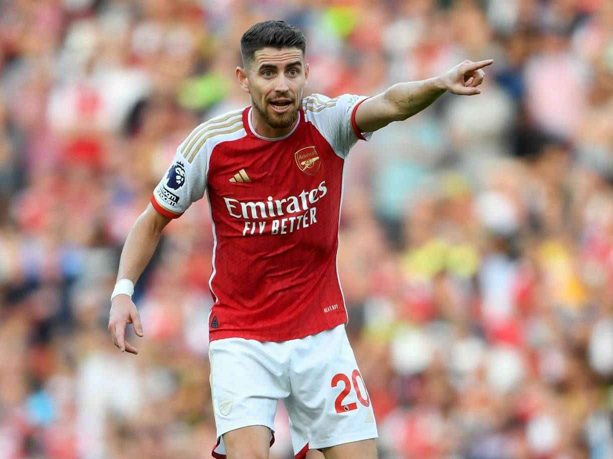 ESPN Brasil informa que el mediocentro del Arsenal, Jorginho, habría sido ofrecido al Palmeiras y que el propio jugador estaría dispuesto a cruzar el charco en busca de nuevas experiencias. Concluye contrato este próximo mes de junio con la entidad gunner.