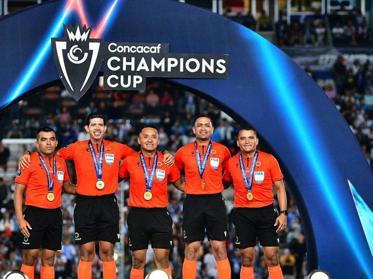 Iván Barton ha sido pitando juegos claves en el área de Concacaf.