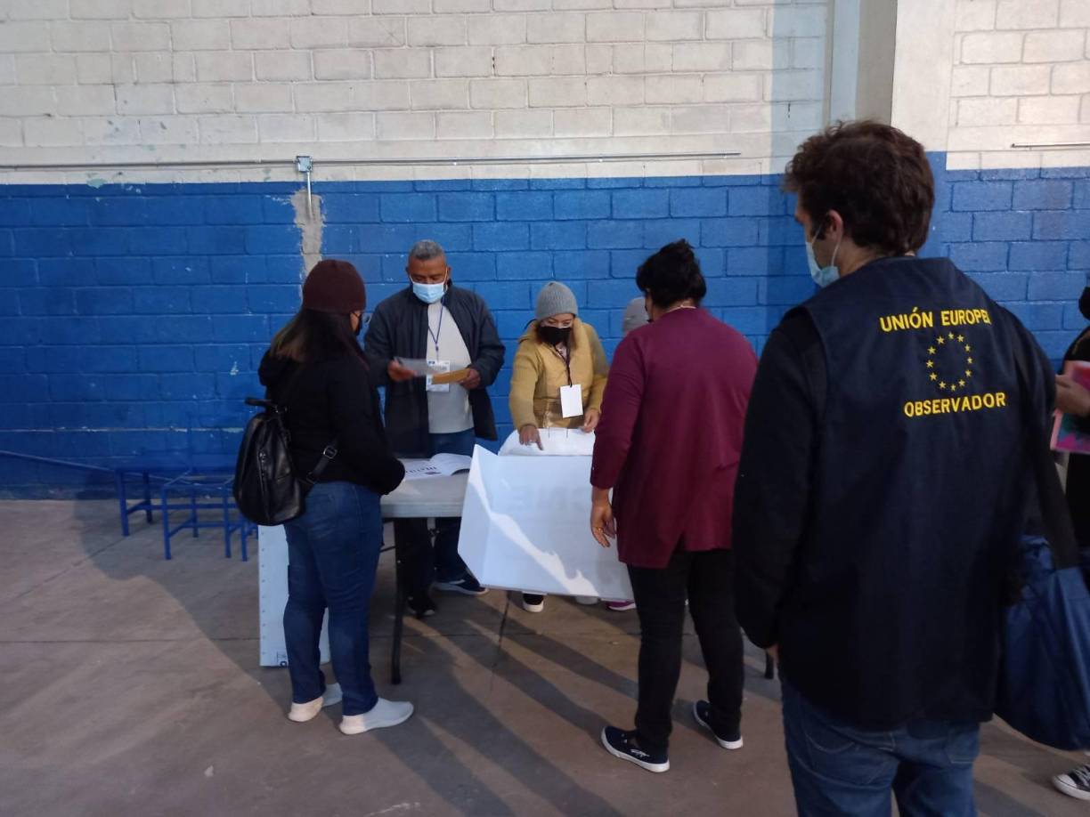 Observadores de la Misión de Observación Electoral de la Unión Europea en Honduras 2021 en Tegucigalpa.