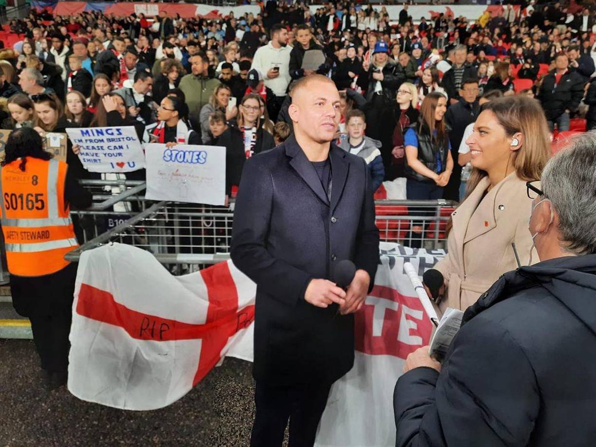 <b>Wes Brown </b>llegó a ganar hasta <b>50.000 libras por semana</b> (aproximadamente <b>250.000 dólares</b> al mes) durante su etapa en el Manchester United, pasó 15 años en el primer equipo después de emerger desde las categorías inferiores.