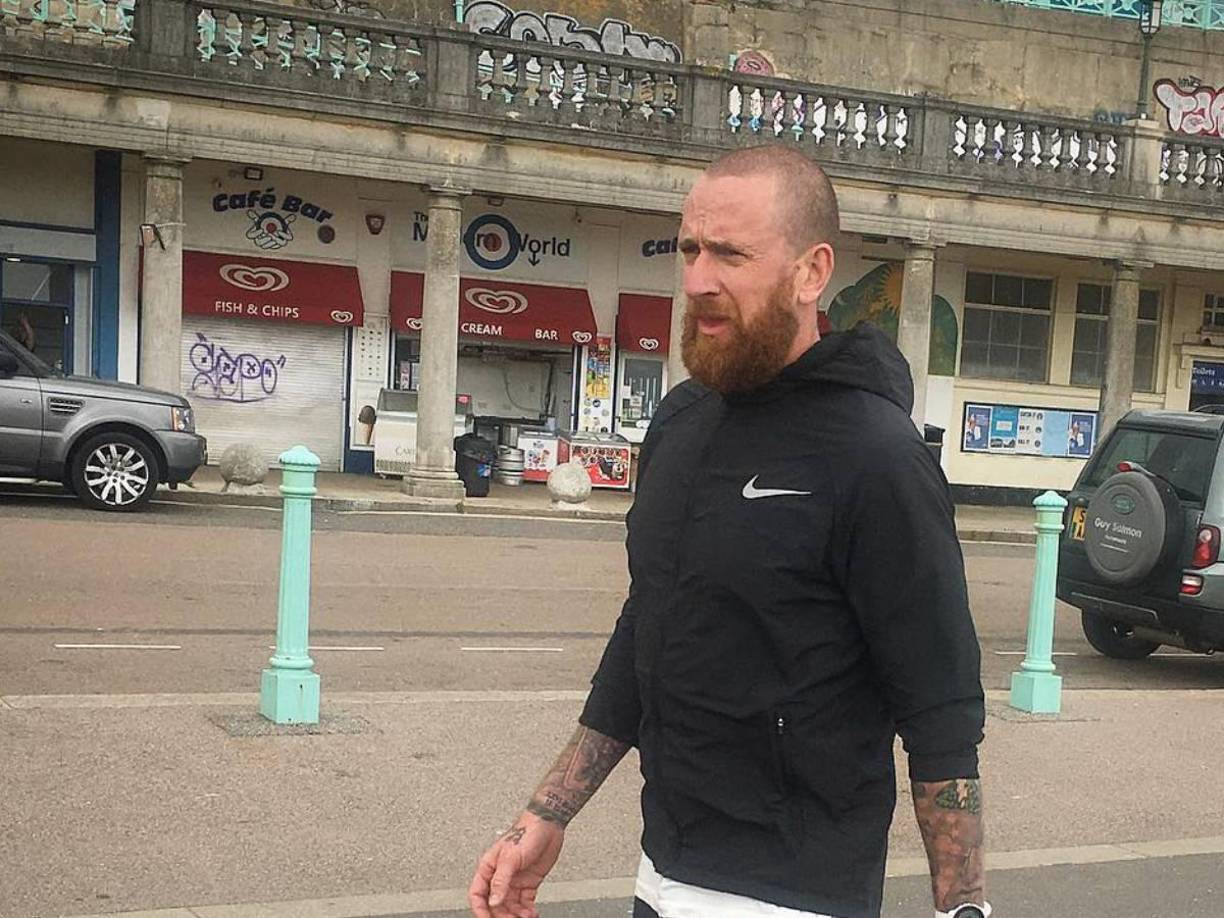 Hoy el exciclista está en quiebra y afectado por una deuda millonaria.