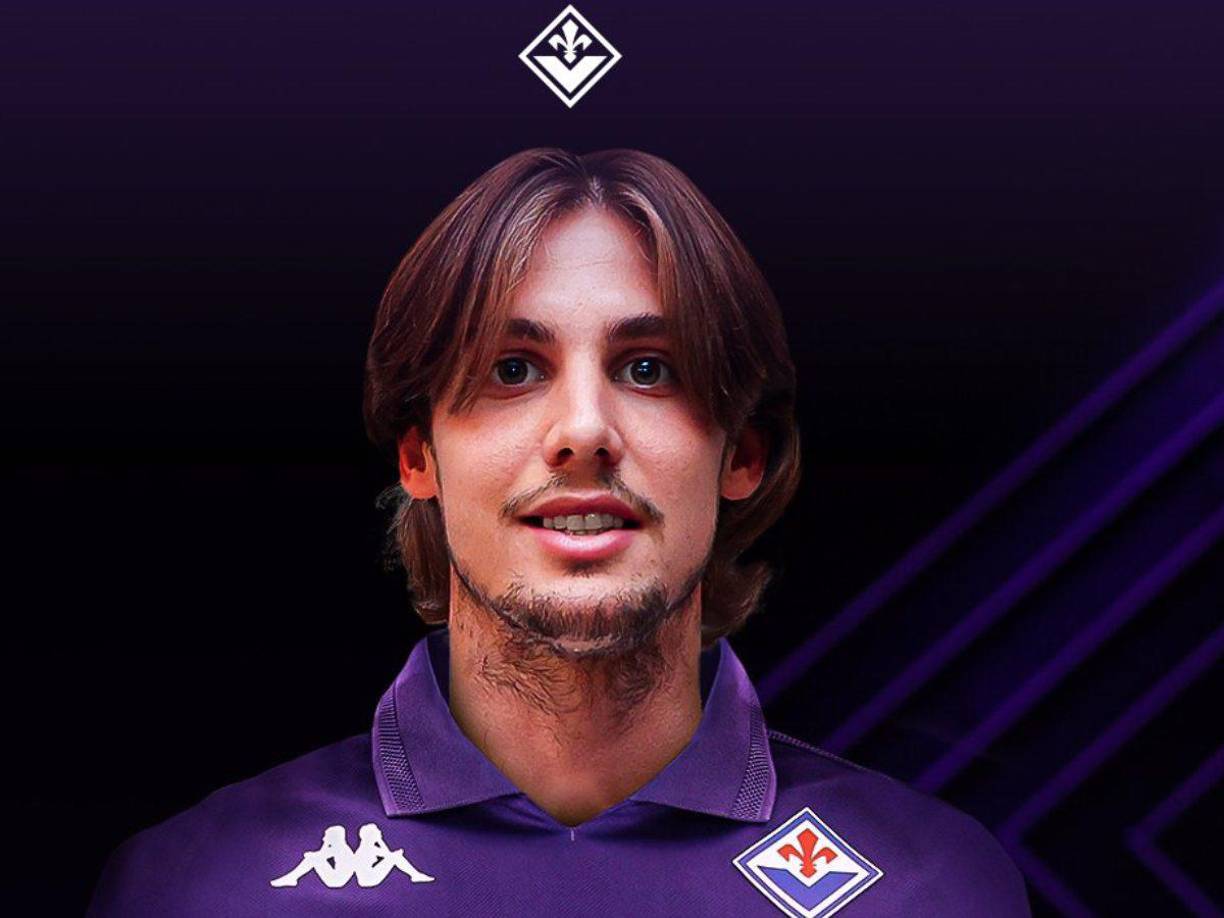 El medio-ofensivo italiano Andrea Colpani es nuevo jugador de la Fiorentina, llega procedente del Monza. 
