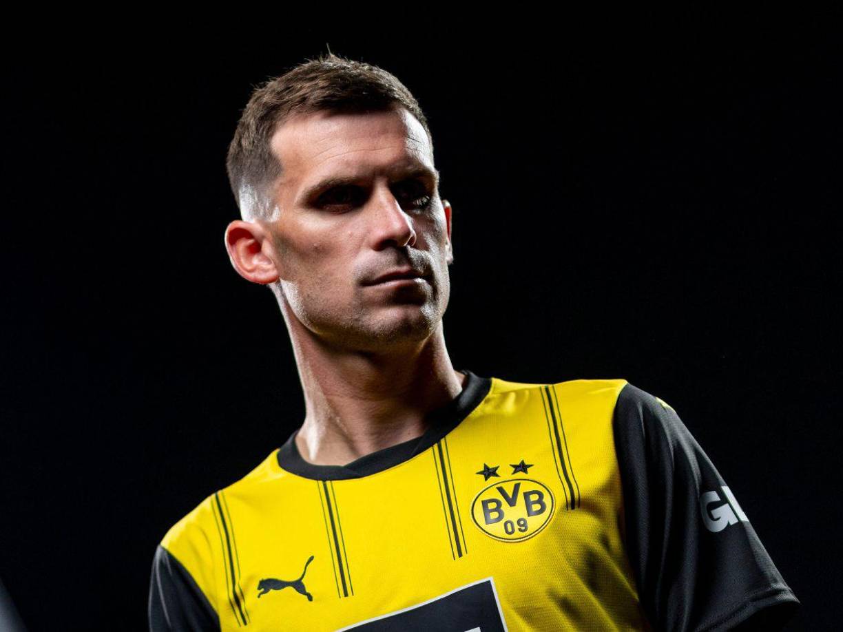 Borussia Dortmund anuncia la llegada de Pascal Groß, centrocampista alemán de 33 años procedente del Brighton. El acuerdo se cerró en unos 10 millones de euros y firma por dos temporadas.