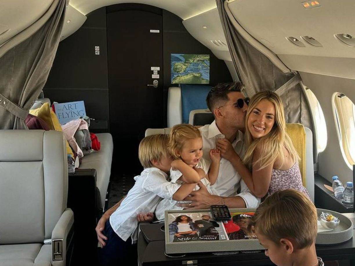 “Han sido años maravillosos y fruto de ellos nuestro cuatro hijos, que sin duda son lo mejor que hemos hecho jamás. Es una decisión dolorosa, por lo que pedimos respeto y empatía”, indicó el capitán de la Selección Española.