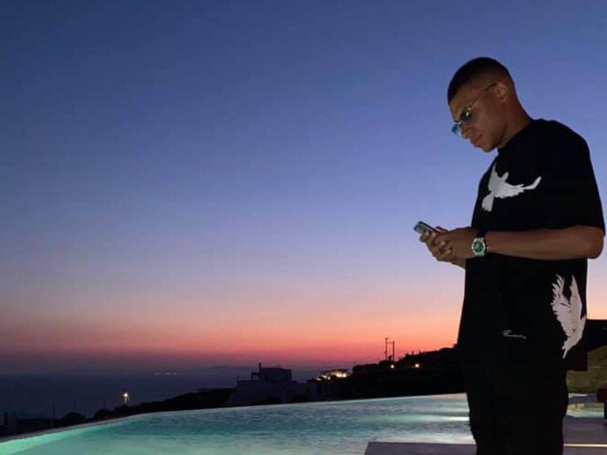 Los 55 millones que el jugador le reclama al club francés en concepto de una prima de fidelidad y tres meses de salario que no se le habrían abonado todavía. Algo que, el PSG considera que no debe pagar.