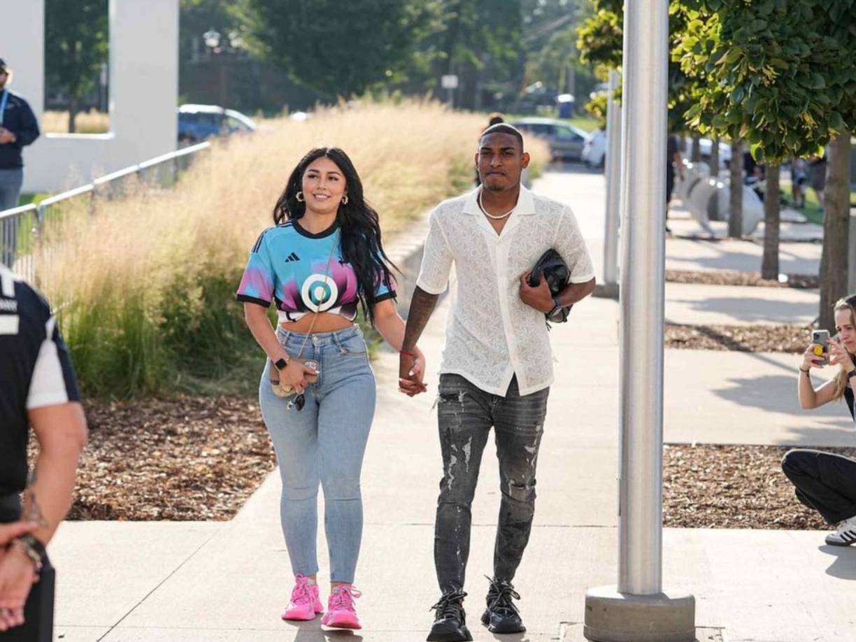 El hecho consternó y sorprendió por lo que Joseph Rosales no tuvo tiempo para celebrar con su equipo, ya que inmediatamente se fue a estar con su esposa Yensy Bonilla. 