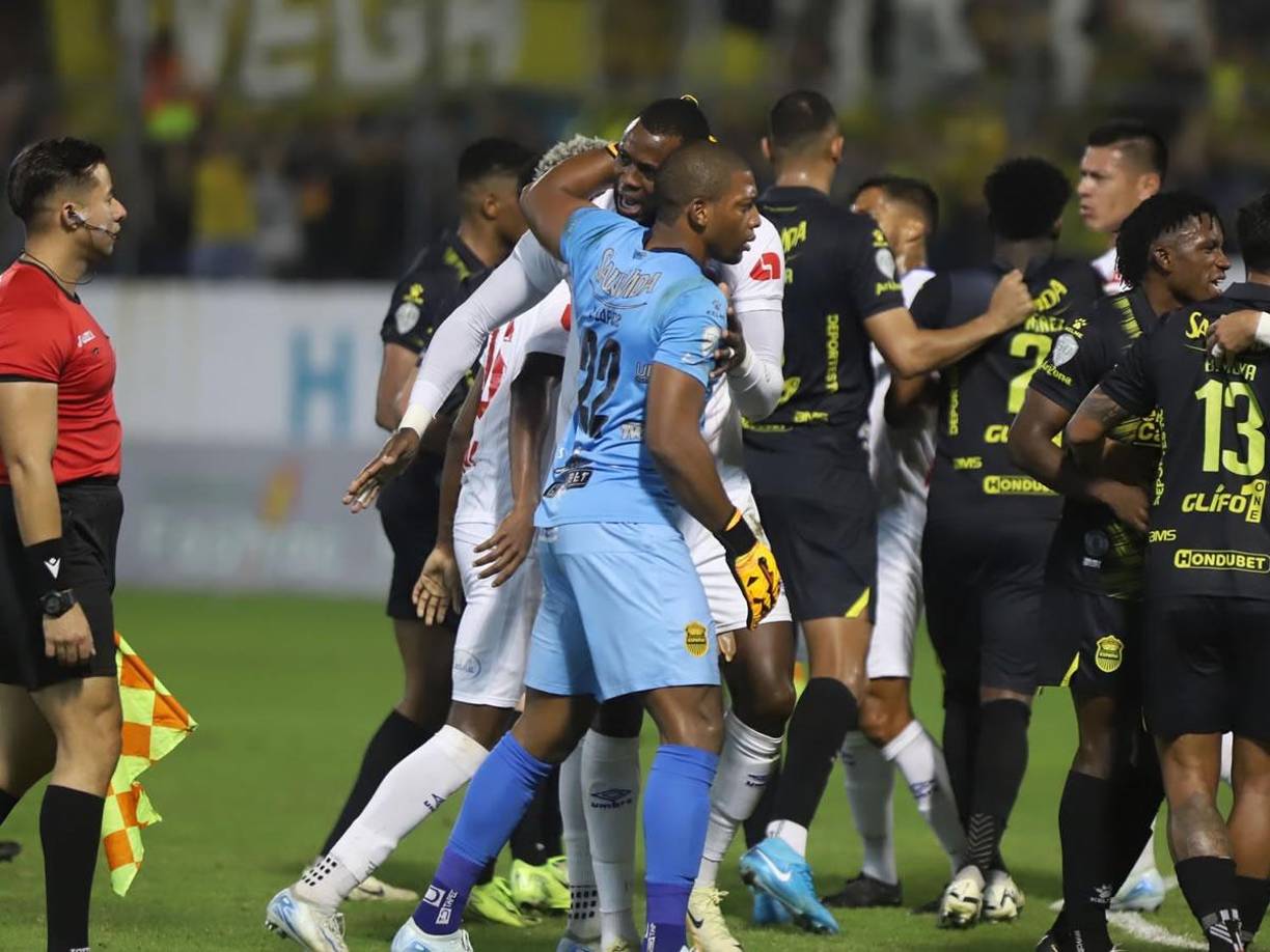 Yustin Arboleda trató de controlar a ‘Buba‘ López.