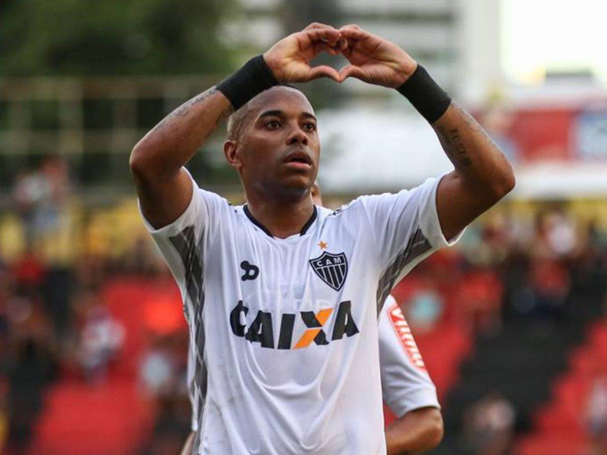 “Es difícil decir si lo está disfrutando o no, pero le está ayudando a pasar el tiempo”, explicó Mario Rosso Vale, abogado de Robinho.