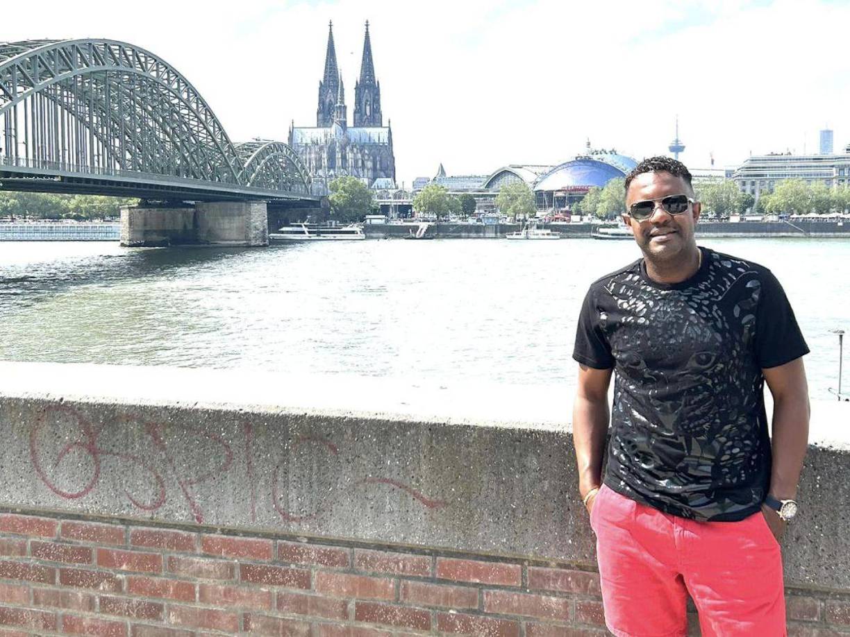 Luciano también tiene una agencia de jugadores, en su momento trató de ubicar a German el Patón Mejía en la MLS