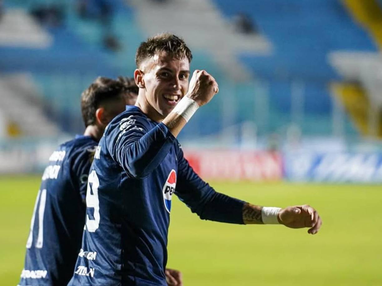 El atacante argentino Rodrigo Auzmendi es el que le ha robado el corazón a Laura Meza. 