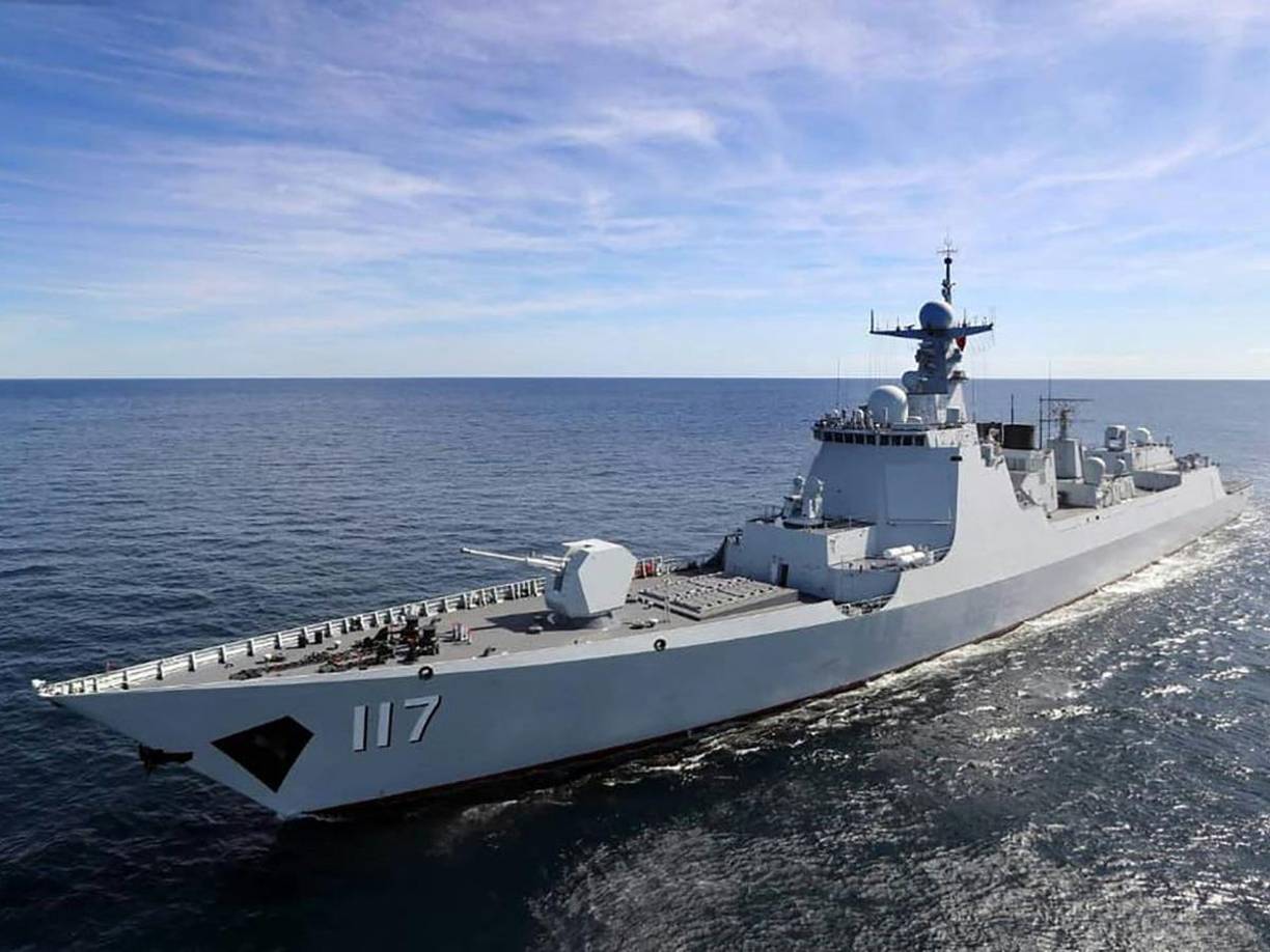 <b>China</b> también ha desplegado destructores y fragatas hacia <b>Taiwán</b>, y el ministerio de Defensa taiwanés dijo el lunes que había detectado 12 buques chinos alrededor de la isla. El arsenal incluye destructores 052C y fragatas 054A. 