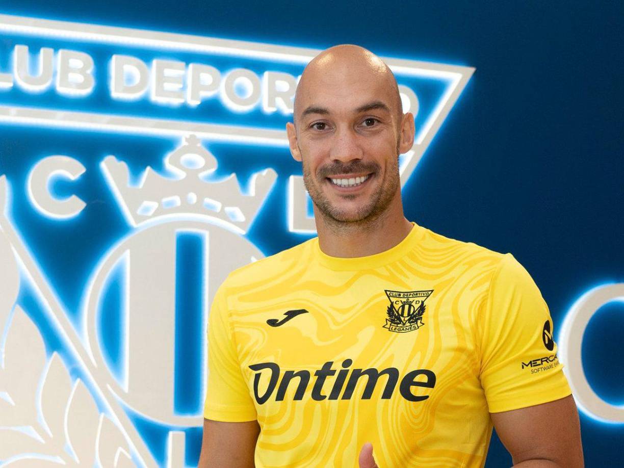 El Leganés ha fichado al guardameta serbio Marko Dmitrovic, quien llega procedente del Sevilla. Firma por una temporada con opción a otra.