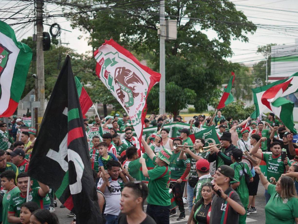 Aficionados del Marathón montaron una enorme fiesta deportiva en las calles de San Pedro Sula.