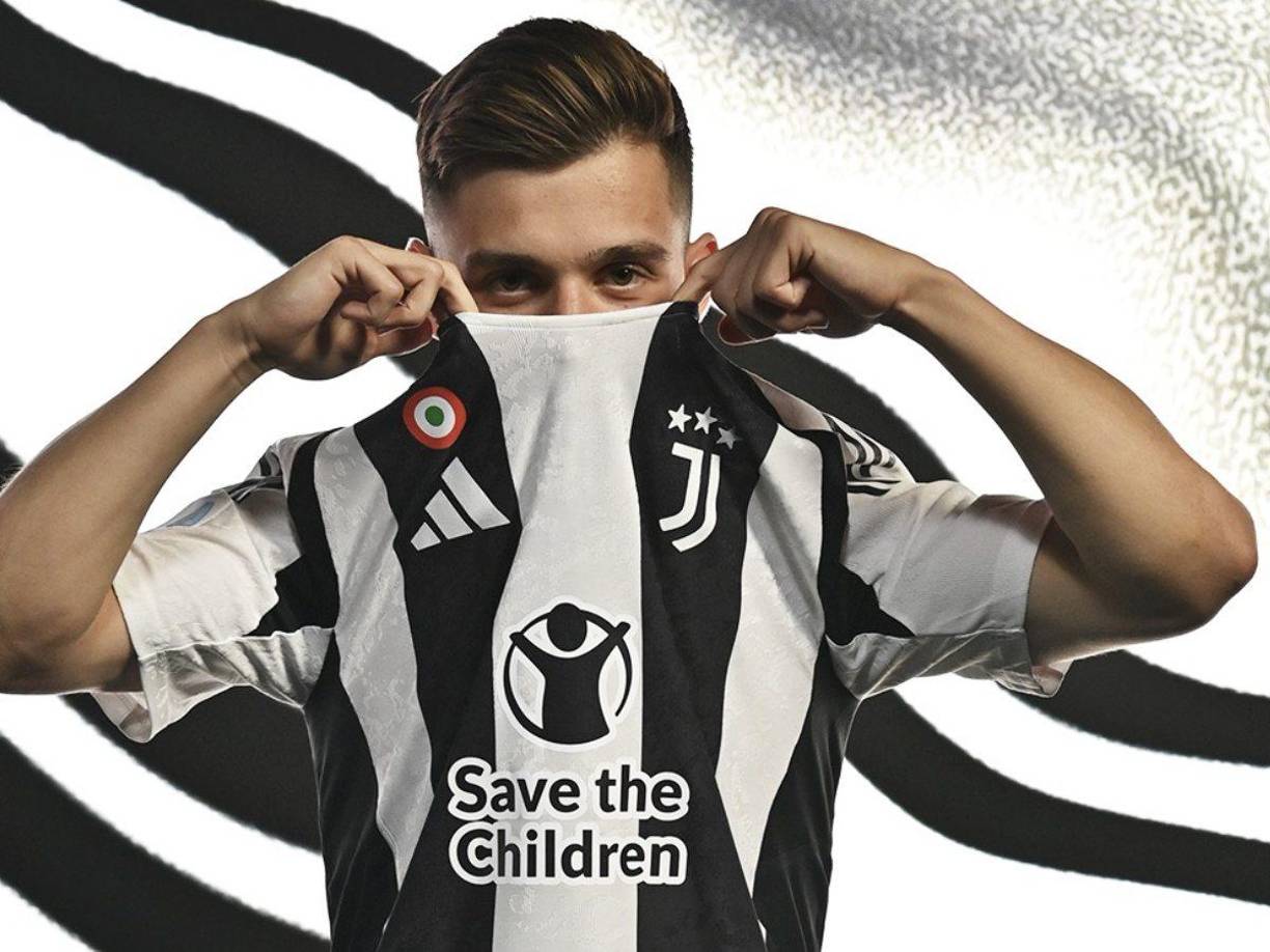 El extremo portugués Francisco Conceição es nuevo jugador de la Juventus, llega procedente del Oporto. 