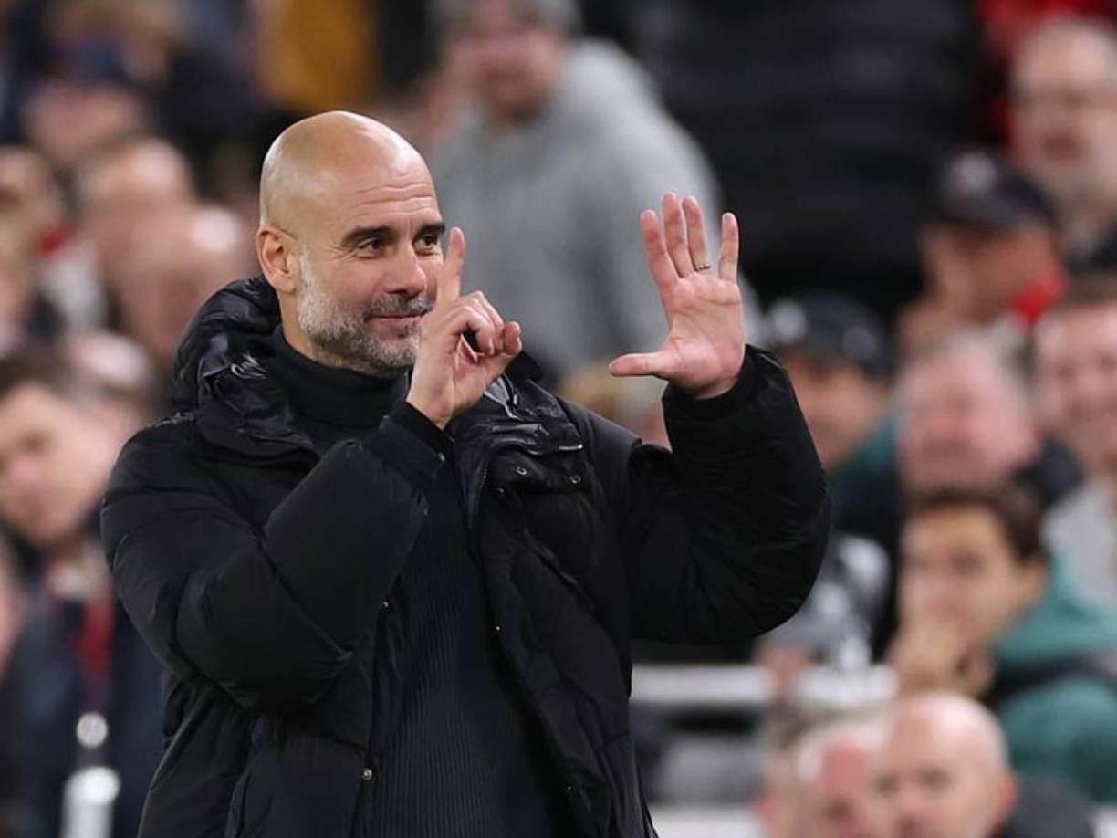 Esto no le ha sentado nada bien a Pep Guardiola, que ha respondido a los aficionados del Liverpool haciendo el gesto del número seis con sus manos y una leve sonrisa en su rostro.