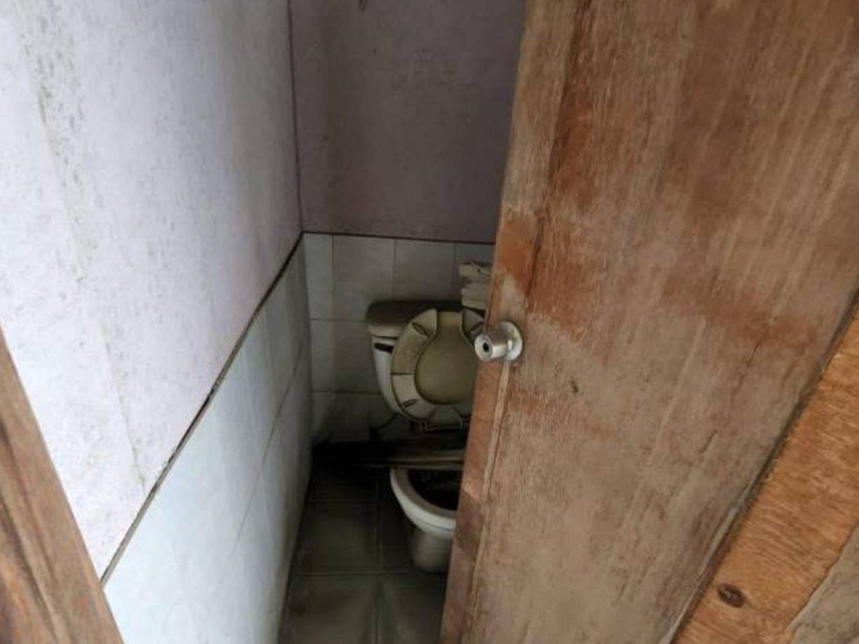 Los sanitarios del Olímpicos siempre han sido un problema y lucen en pésimos estados.