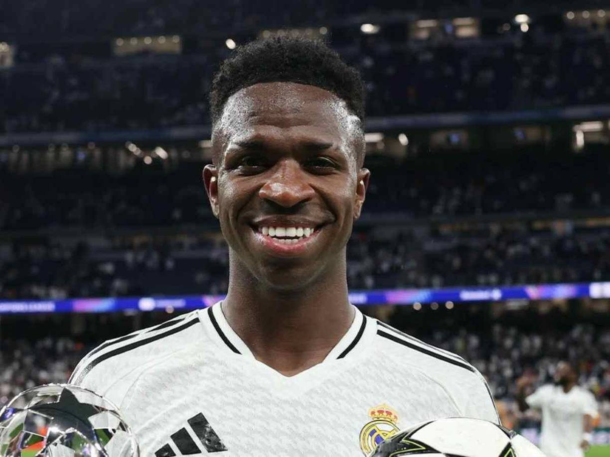 El Relevo también señala que Vinicius ha despertado interés en el Manchester United, club que está atento a su situación contractual con Real Madrid.