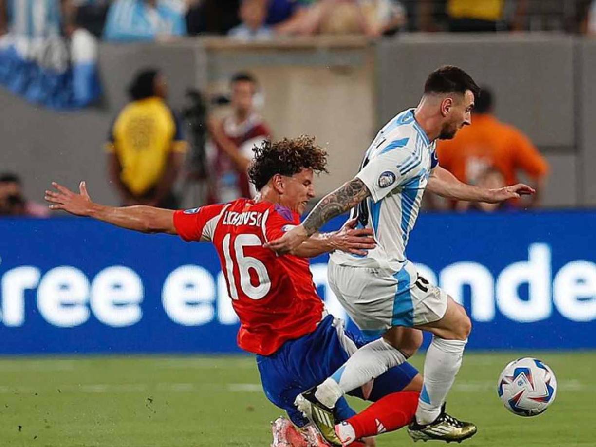 Escándalo: Deja a su esposo y la señalan de serle infiel con futbolista