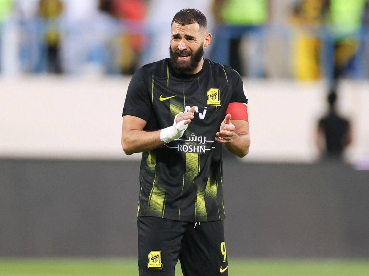 Hace unas semanas, Benzema cerró su cuenta de Instagram y ahora se encuentra de “vacaciones” a la espera de su regreso a la actividad con el Al Ittihad, donde ha tenido subes y bajas con goles y lesiones.