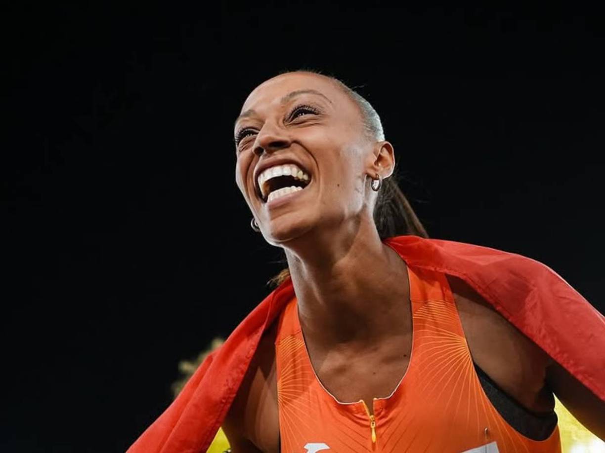 “Cambió absolutamente todo de mí, desde la vestimenta al pelo, la forma de actuar con mi familia. Consiguió distanciarme de muchísima gente, y aún así me quedé”, indicó la chica española.