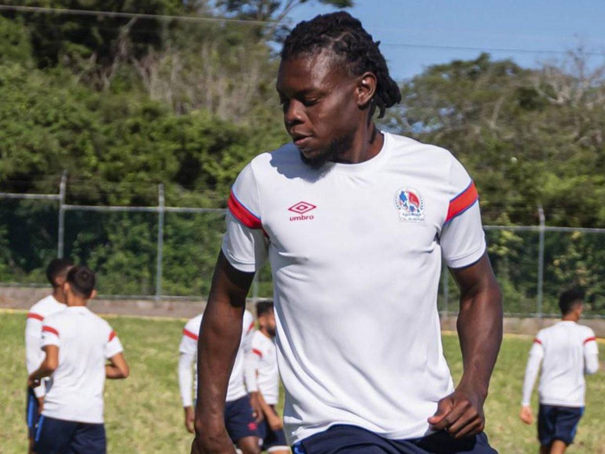 Está en veremos la continuidad del zaguero José García del Olimpia de cara a la próxima campaña.