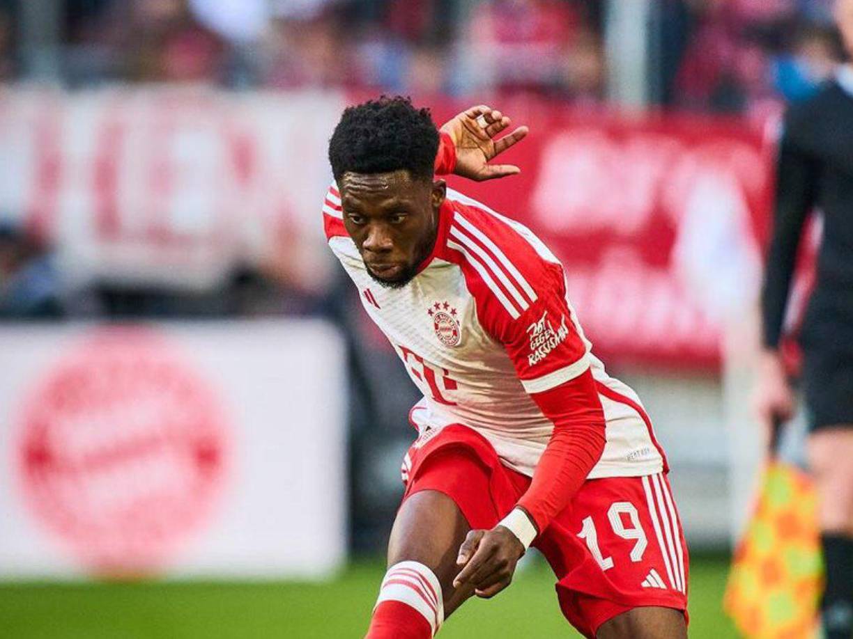Uli Hoeness, presidente de honor del Bayern Múnich, le dio un ultimátum a Alphonso Davies: “Le dijimos muy claramente que, si no renueva su contrato, lo dejaremos expirar. No le vamos a ofrecer más dinero”.