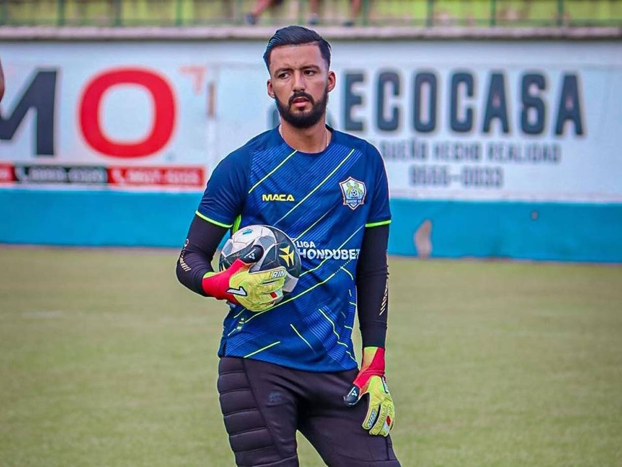 Roberto López - Tras salir del Olancho FC, el portero hondureño, ex Real España y Marathón, terminaría firmando contrato con los Lobos de la UPNFM.