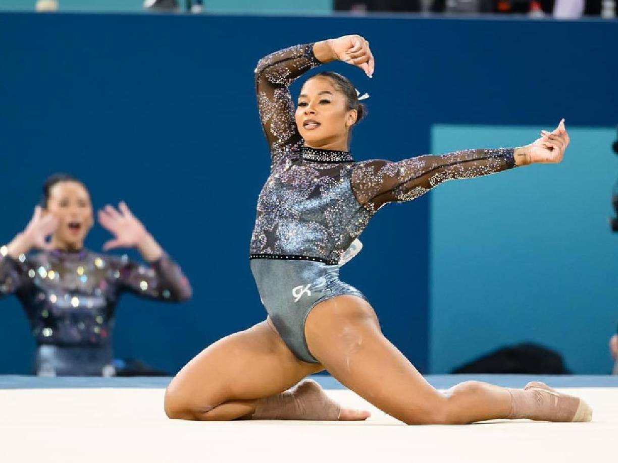 En su primera publicación tras conocer que le retiraban su medalla, compartió cuatro emojis de corazones rotos sobre un fondo negro en sus historias de Instagram.