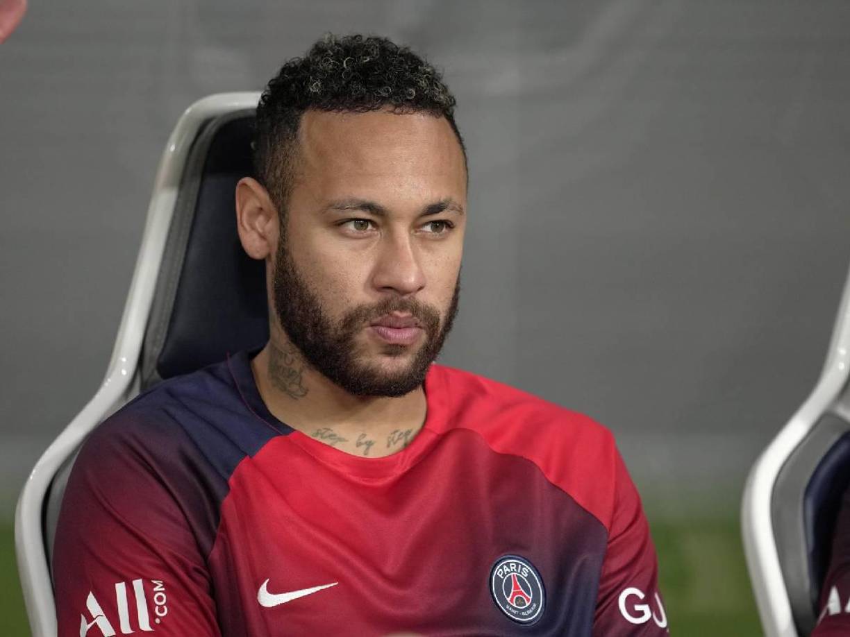 Neymar debutó en 2009 con el Santos. Durante su etapa en el club, disputó un total de 220 partidos. 