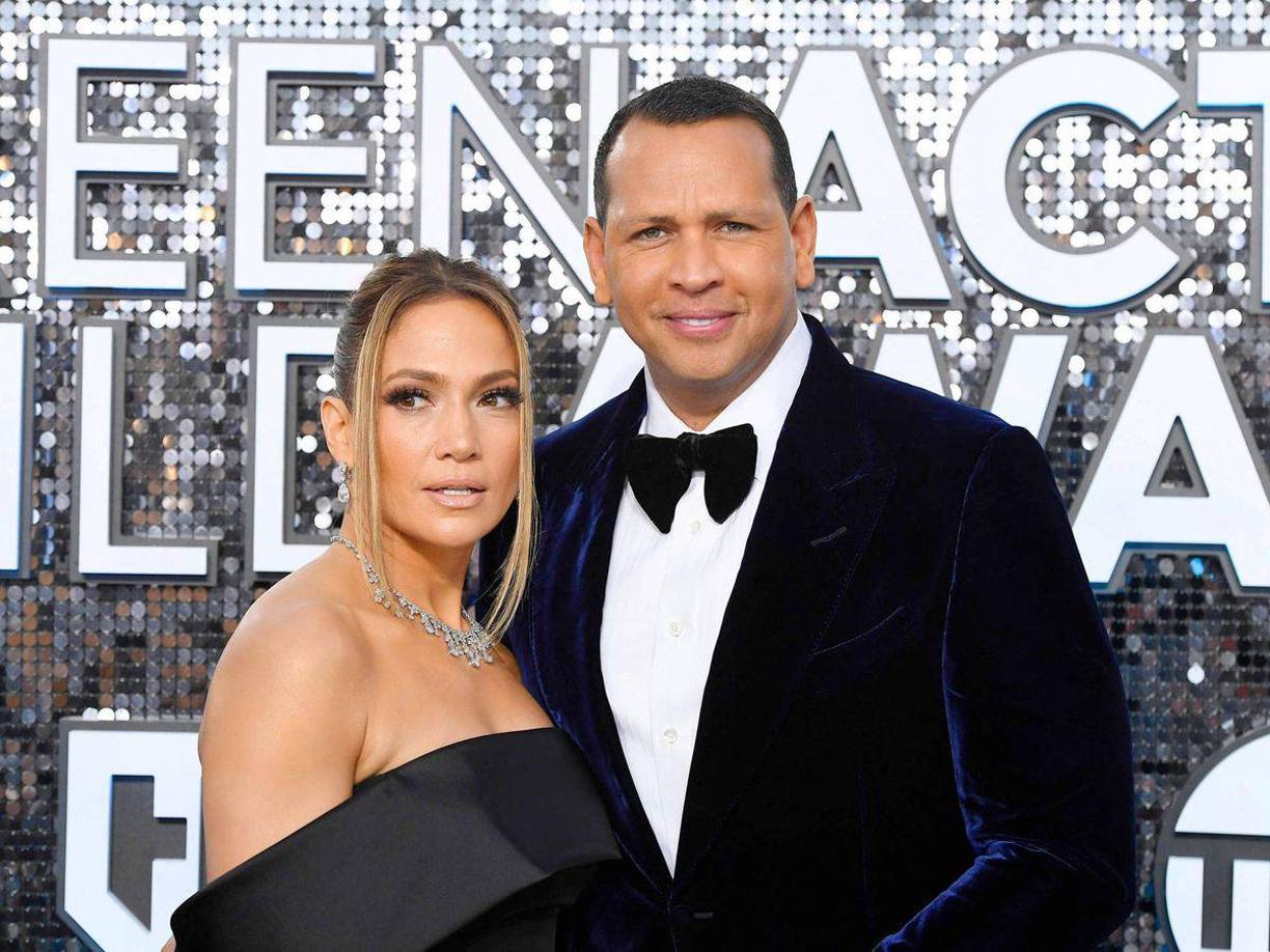 <b>Jennifer Lopez y Alex Rodríguez </b>ya preparaban su ascenso al altar, pero un día informaron que detenían su compromiso e incluso tenían que separarse. Desde ese momento, el beisbolista ingresó a la lista de famosos que fueron infieles, ya que se le relacionó con la modelo <b>Madison LeCroy.</b>