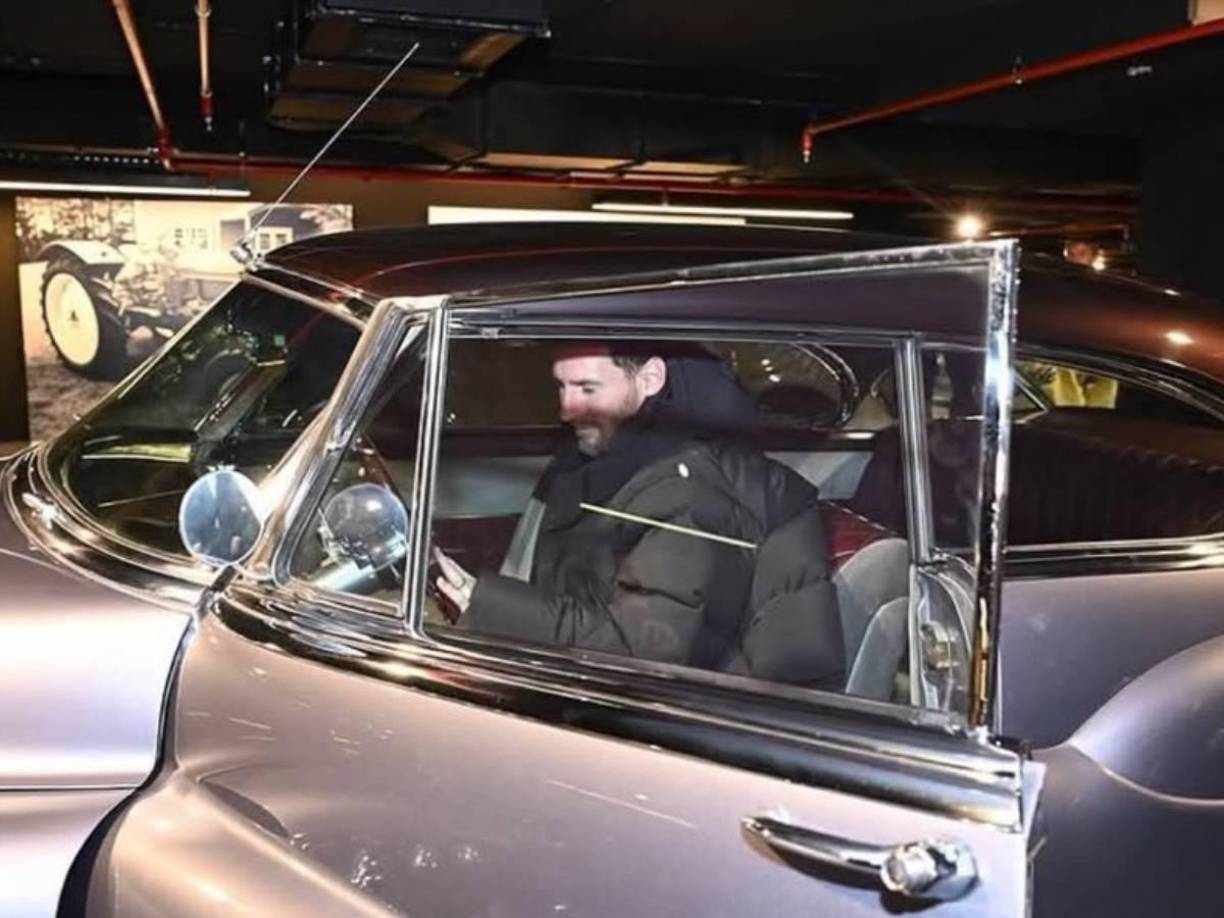 El campeón del mundo hizo un viaje en territorio azerbaiyano y provocó la algarabía de la gente. ¿Qué está haciendo en este país?