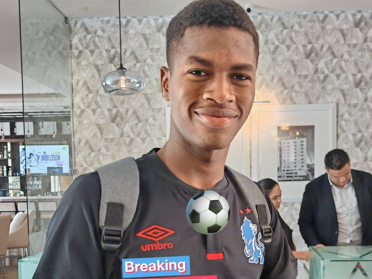 En información brindada por el periodista Carlos Ordoñez, notifica que el joven delantero David Alexander Flores es sorpresivamente el nuevo fichaje del Olimpia. El chico hondureño llega procedente de Roatán.