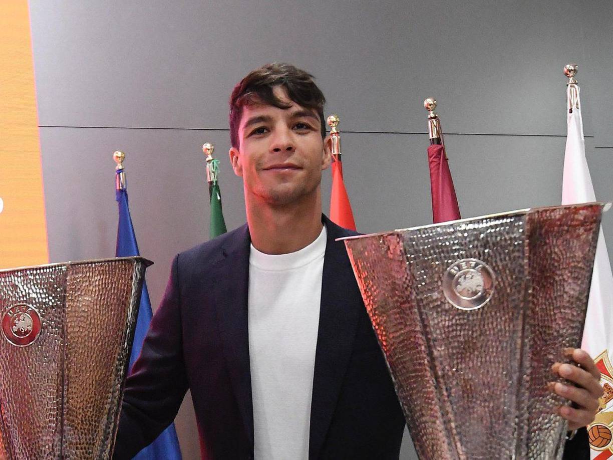 Bombazo El centrocampista Óliver Torres deja al Sevilla y medios internacionales informan que el español será nuevo jugador del Monterrey de México.