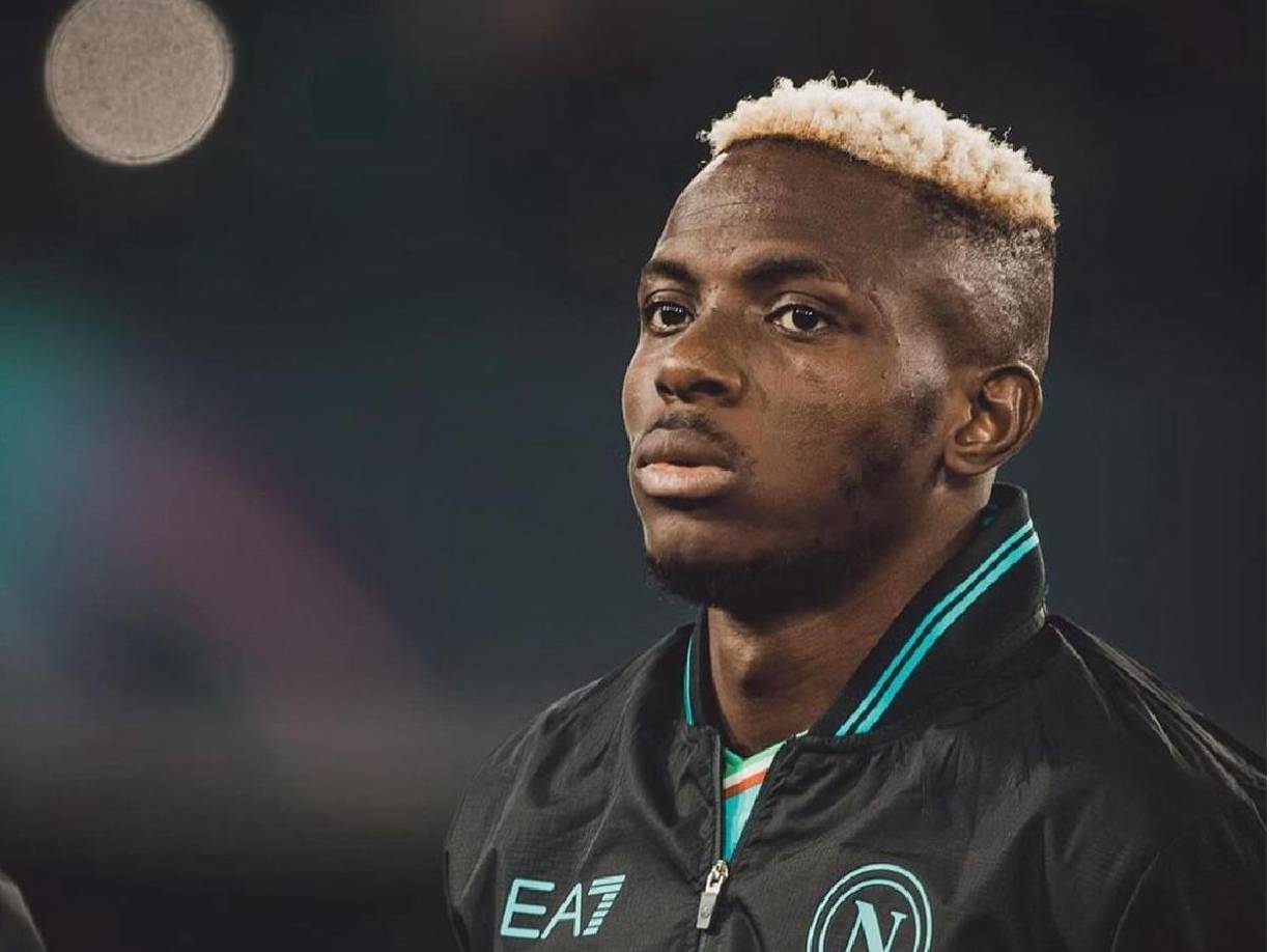 Conte, DT del Napoli, volvió a prescindir del delantero nigeriano, Osimhen, por otro partido más. El PSG es ele principal favorito para hacerse de sus servicios.