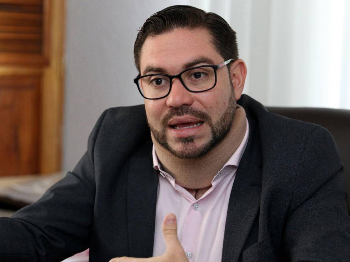 Cálix dio una conferencia de prensa este miércoles en la que se refirió al reciente narcoescándalo que salpica al gobierno de la presidenta Xiomara Castro, a la que pidió su renuncia. 