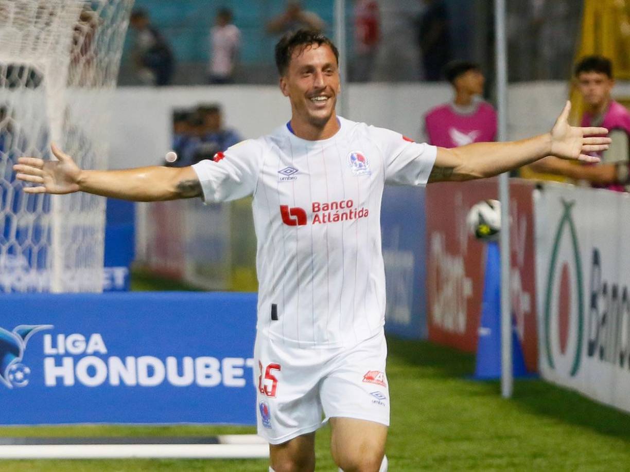 Ignacio Colombini - El atacante argentino tiene seis meses más de contrato con Olimpia, pero el club albo le rescindiría el vínculo porque no rindió lo esperado.