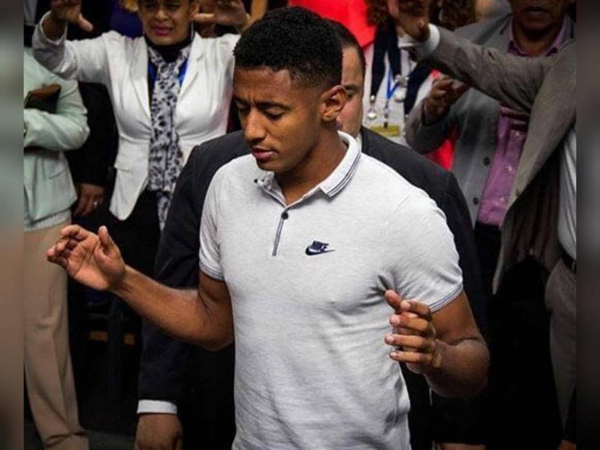 En el 2016, el pastor Alejandro Espinoza le hizo una profecía al Choco Lozano: “Vas a hacer el doble de lo que hacen los jugadores comunes, ninguna lesión te va a detener. Tu nombre será reconocido más de lo que es ahora, prepárate porque dice Dios que te va a trascender, las noticias no serán nacionales, serán internacionales”, fueron las palabras del líder religioso. 