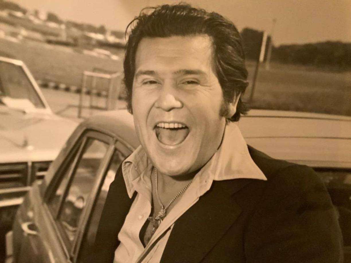 En la publicación compartida a través de la red social Instagram que brindó su familia, se lee “Esta mañana nuestro amado Leo Dan dejó su cuerpo en paz y junto al amor de su familia. Así, volvió a la luz pura de su Padre Celestial, para guiarnos y cuidarnos desde el infinito. Con mucha paz en el corazón, recordamos y sentimos su profundo amor... por siempre” dice la publicación.