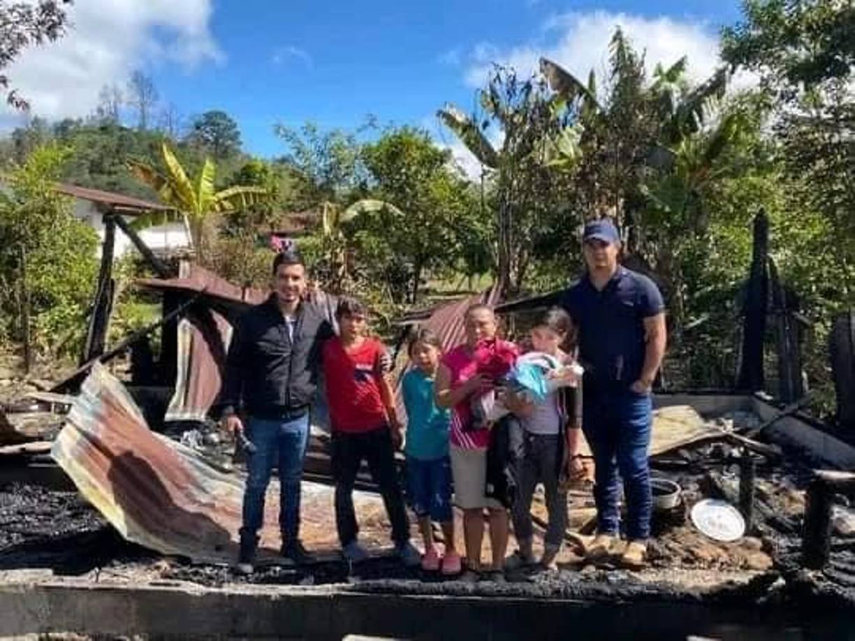 La señora afectada, de avanzada edad, se identificó en medios locales como María Rosario Ventura. 