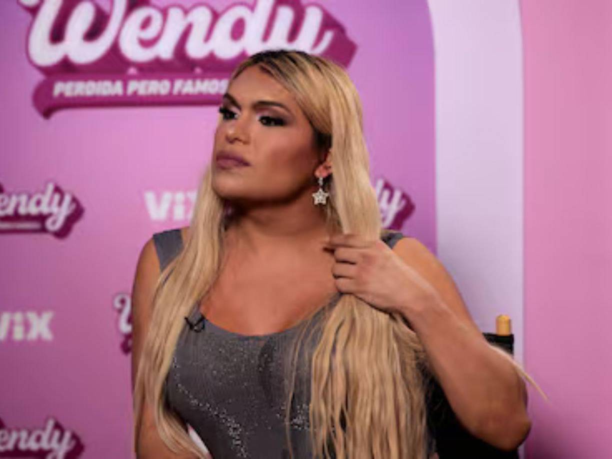 Hasta ahora, Wendy no ha reaccionado a la publicación de Alfredo Adame, pues está muy ocupada en su visita a León, Guanajuato, en donde se dio un momento para conmemorar el Día de la Remembranza Trans (20 de noviembre), en honor a Rita Hester, una mujer trans que fue víctima de la transfobia y fue asesinada en 1998.