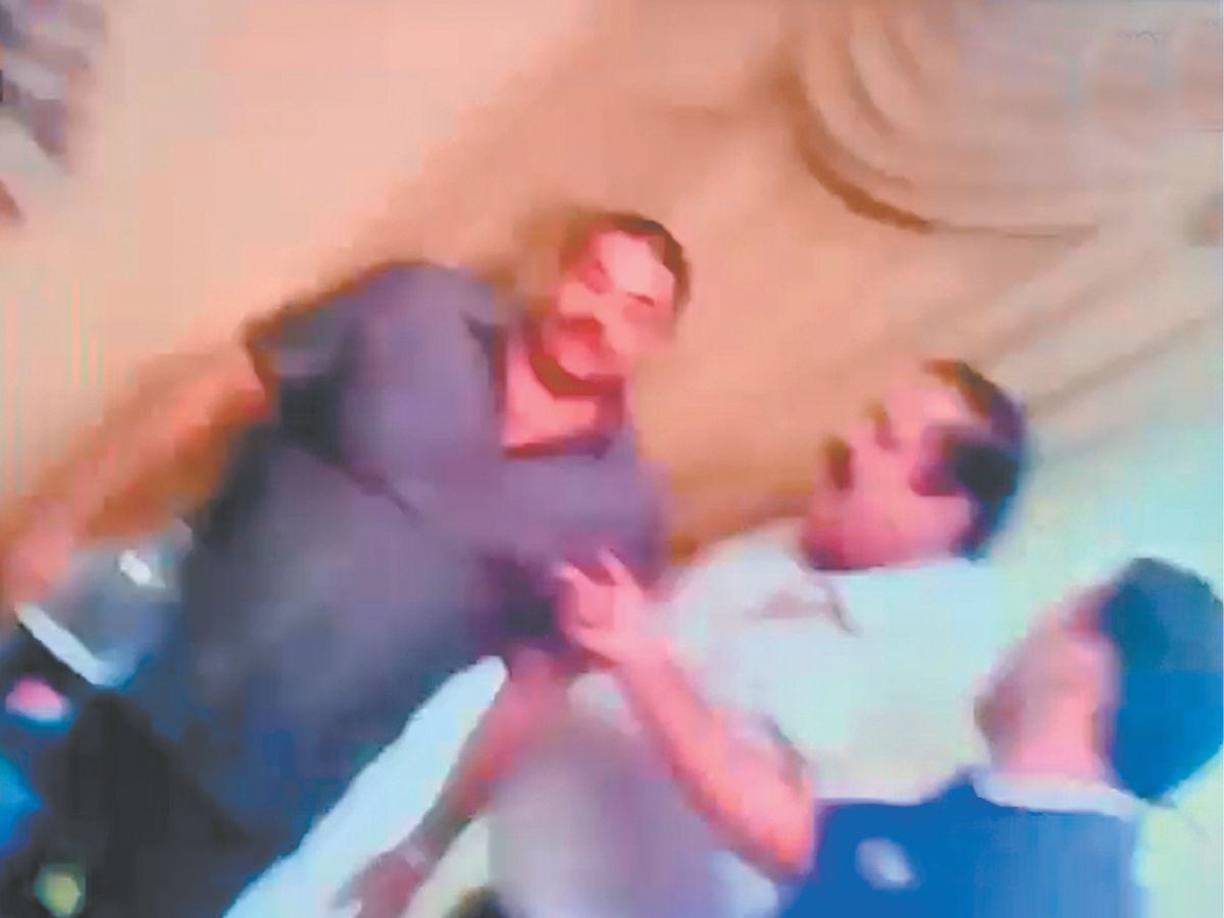 “Reunirse con alguien sin saber que es narcotraficante no convierte a una persona en narcotraficante”, afirmó.