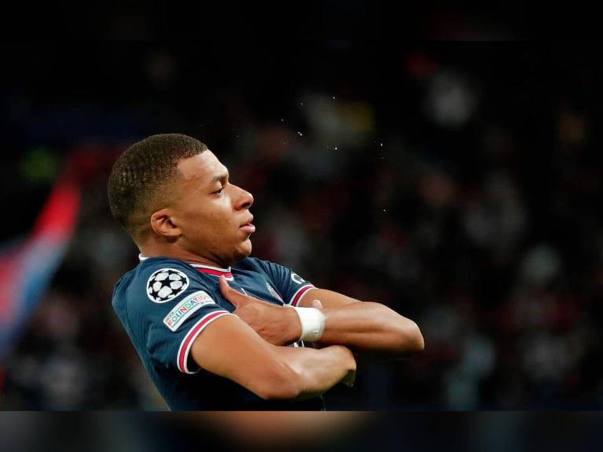 Kylian Mbappé se encargó de abrir el marcador y así festejó su gol.