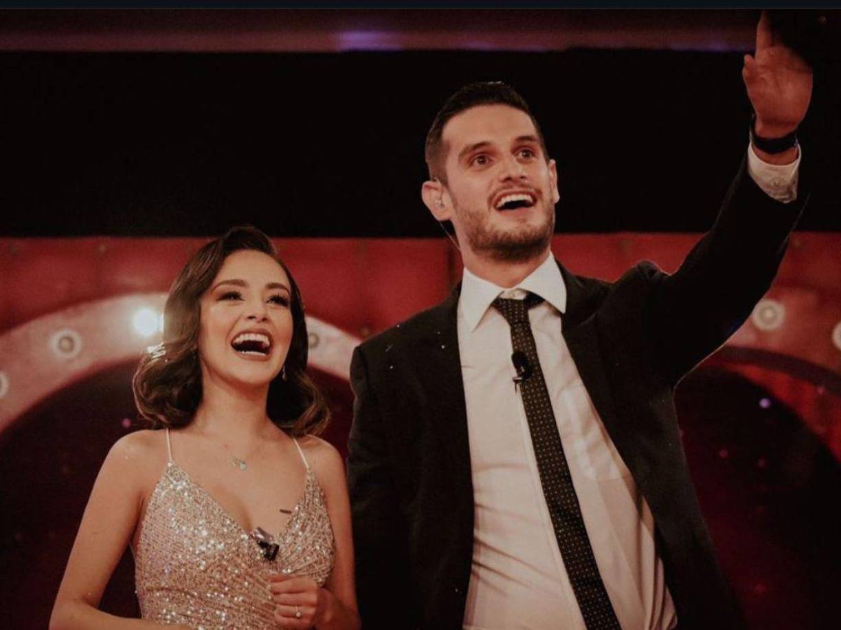 En sus redes sociales la revista de espectáculos TVyNovelas compartió una conversación en la que supuestamente Karina Puente le es infiel a su esposo, Adrián Marcelo. La publicación inmediatamente se volvió viral, generando un sin fin de reacciones entre los internautas.