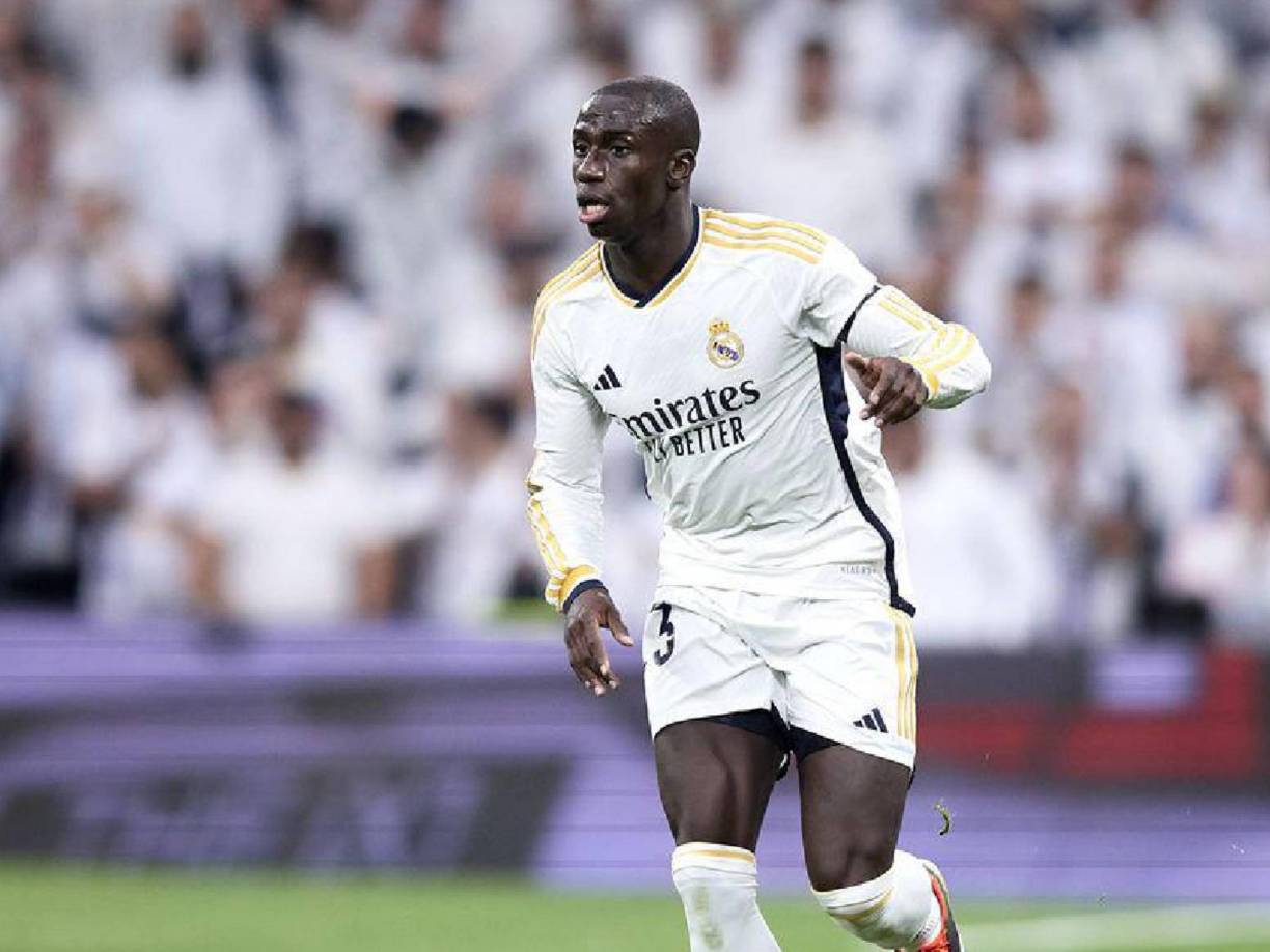 Lateral izquierdo: Ferland Mendy también apunta al 11 titular del Real Madrid en el crucial duelo.
