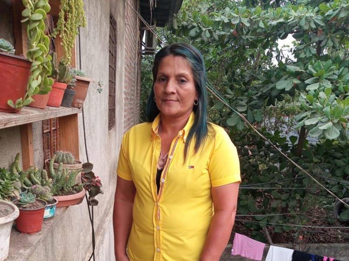 La familia de Azucena se encuentra en amenaza y en peligro. “Solo se asomó a la ventana y el hombre le disparó, no le dijo nada, ella estaba de espaldas. Se escucharon seis detonaciones y luego salieron caminando”, expresó un pariente de la fallecida.