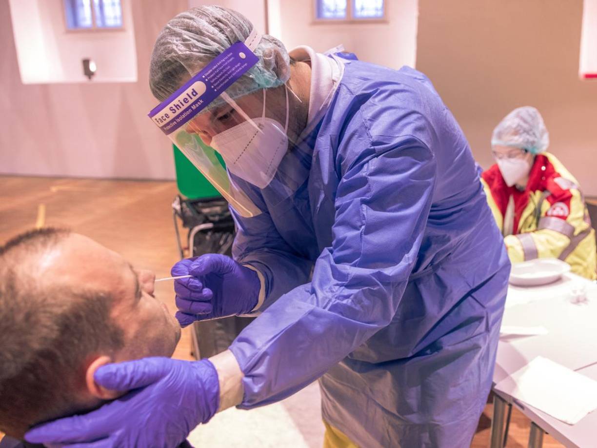 Asimismo, las autoridades italianas han anunciado que llevan a cabo una “vigilancia activa” y un “monitoreo constante” por la “enfermedad desconocida”.